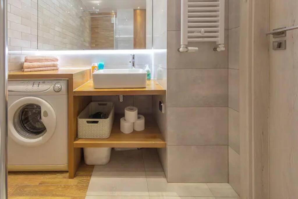 City Center-Comfortable And Stylish Apartment- P2 Варшава Екстериор снимка
